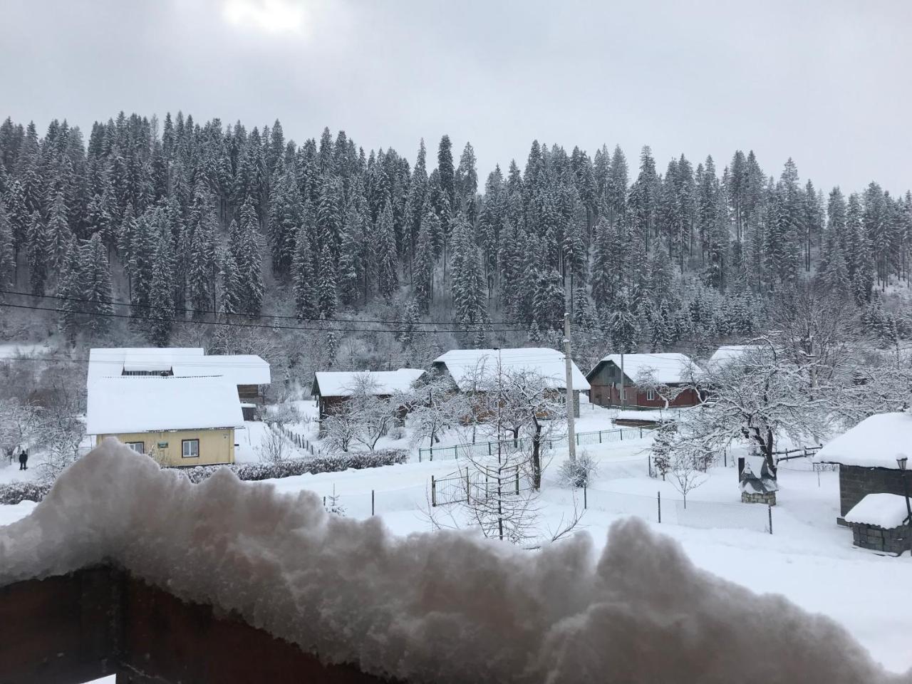 Guest House Slavske Exterior photo